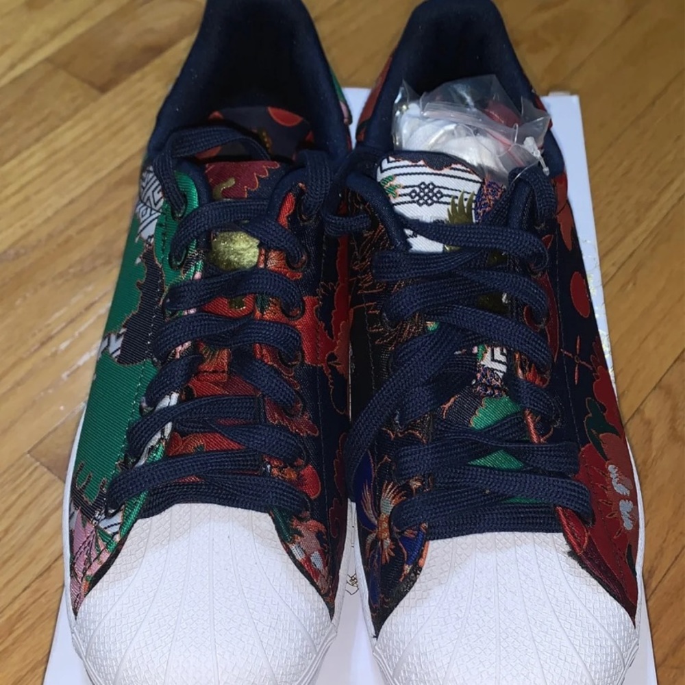 🎉HP🎉 Adidas Superstar